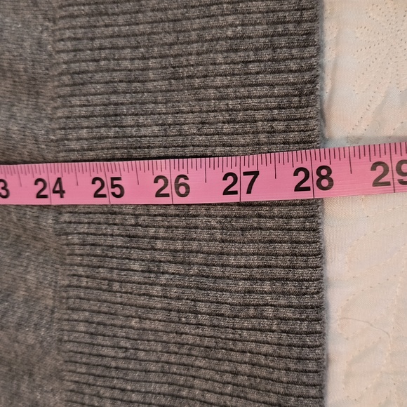 Banana Republic Luxury Cashmere Blend Gray Long Sleeve Sweater size M - Picture 8 of 11